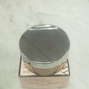 Mary Kay bronze 4 Mineral powder